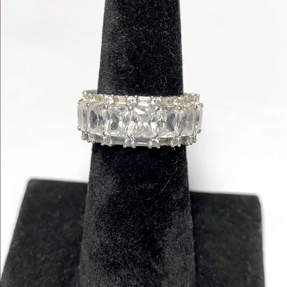 Bella Luce White Diamond Simulant Ring